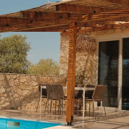 Vilă Ivanka's Skala Rachoni (Thasos)